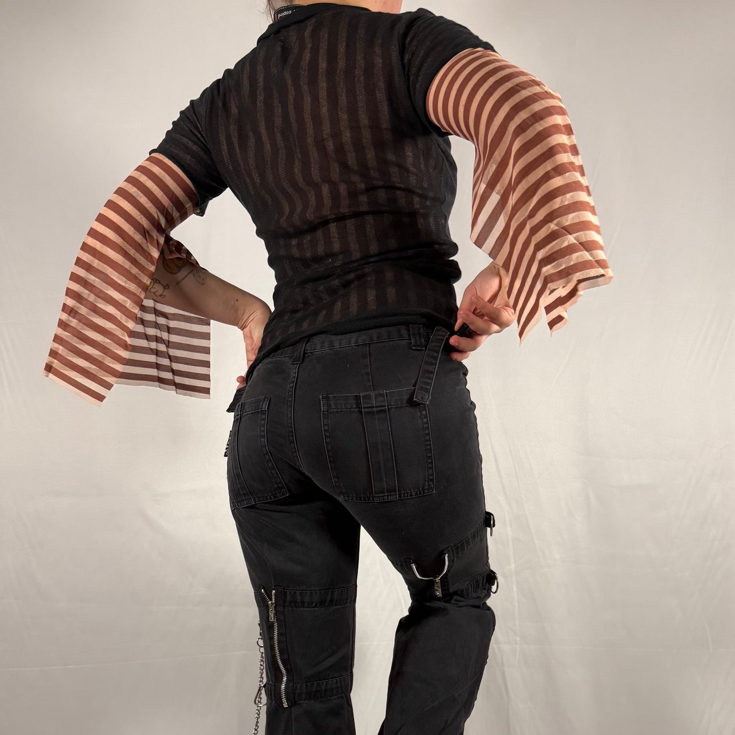 Y2K Vintage Cop Copine Mesh Cape Sleeve Top – Layered Sheer Abstract Print