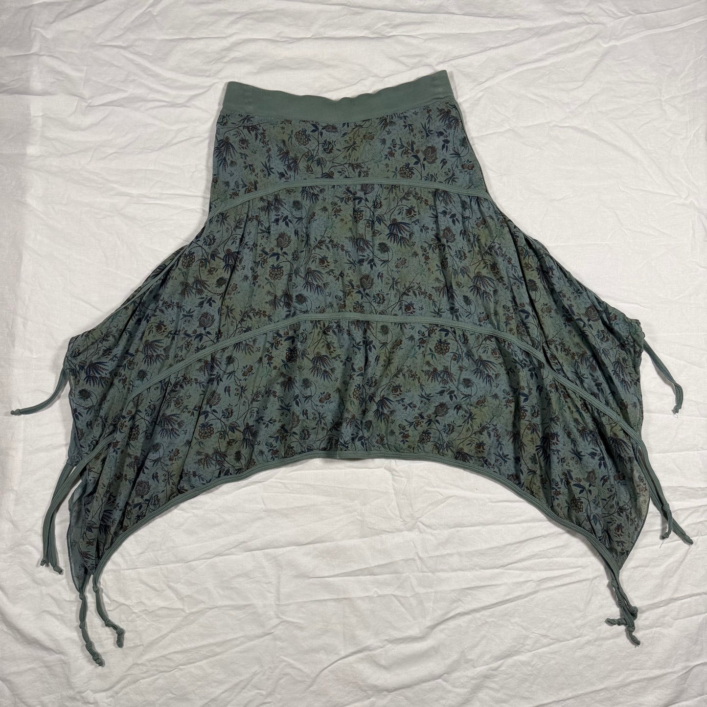 Y2K Vintage Cop Copine Gathered Parachute Skirt – Asymmetrical Floral Midi
